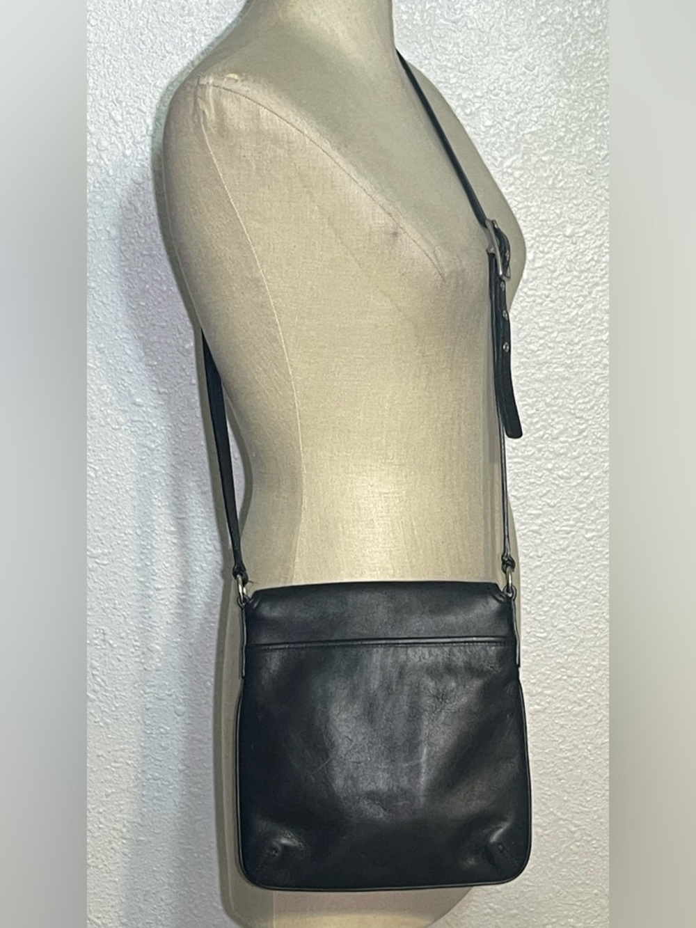 Coach vintage black leather legacy slim crossbody bag - Picture 3 of 12